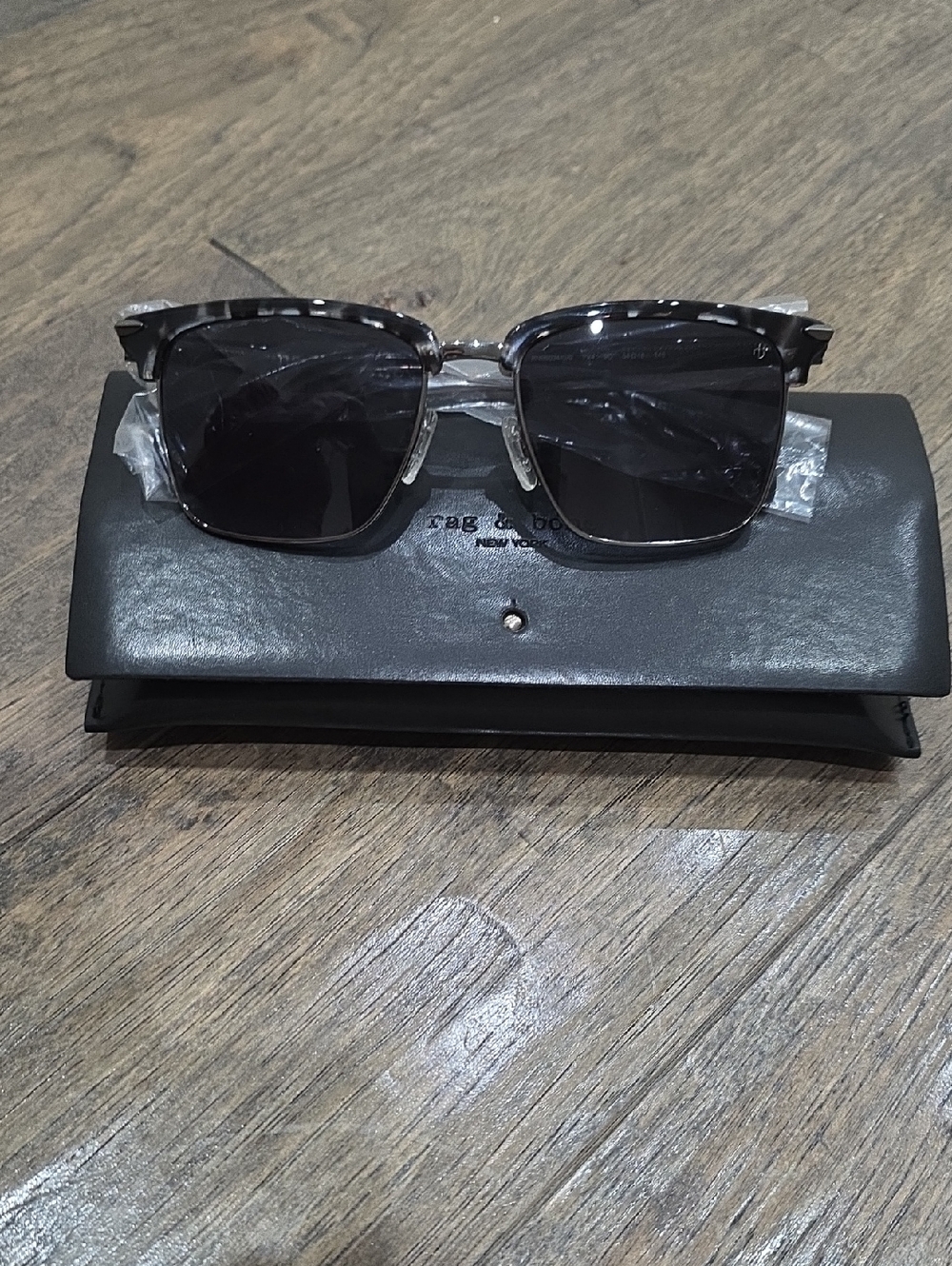rag & bone Sunglasses Temples in Brown with Gold Logo